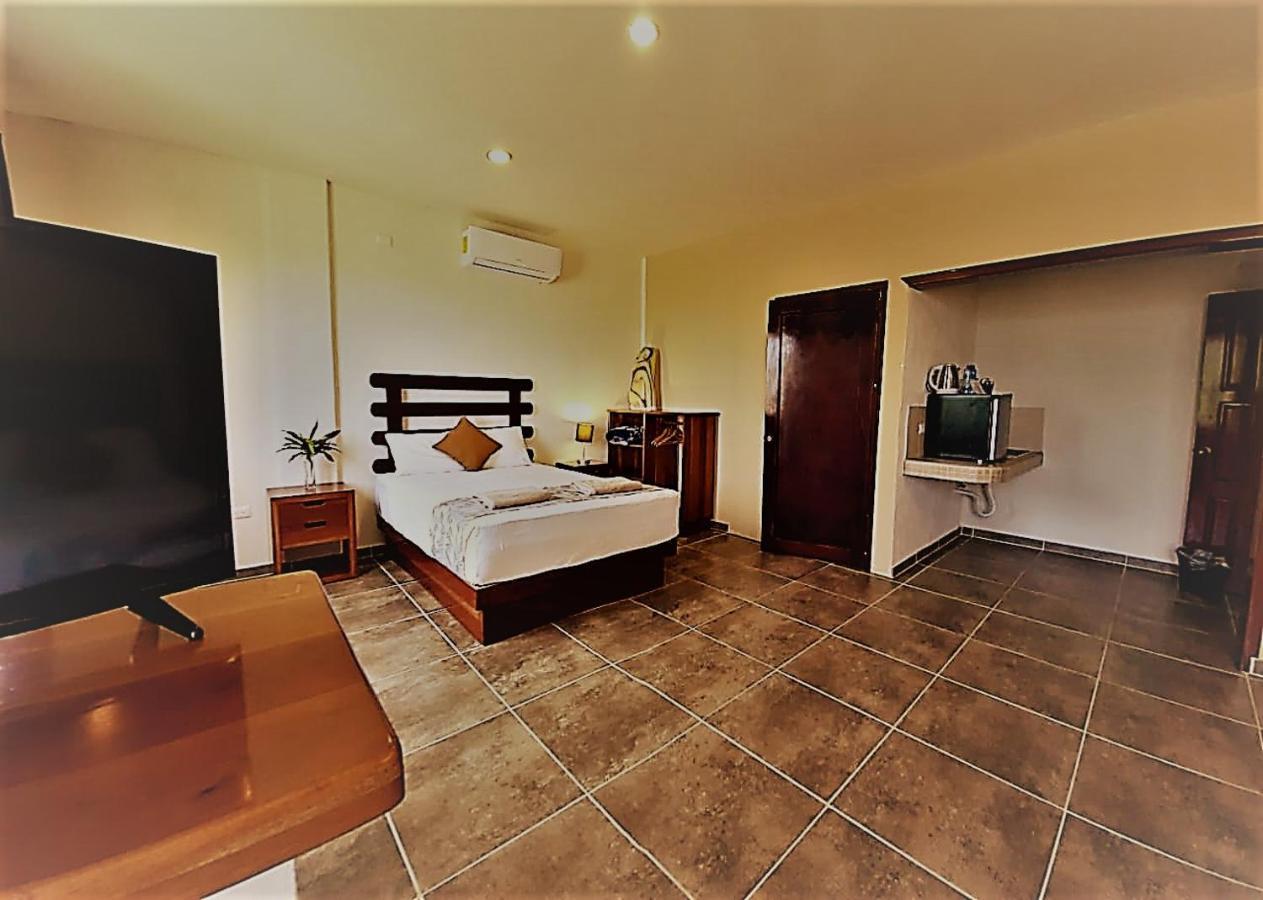 Porto Coral Hotel & Suites Chetumal Exterior foto