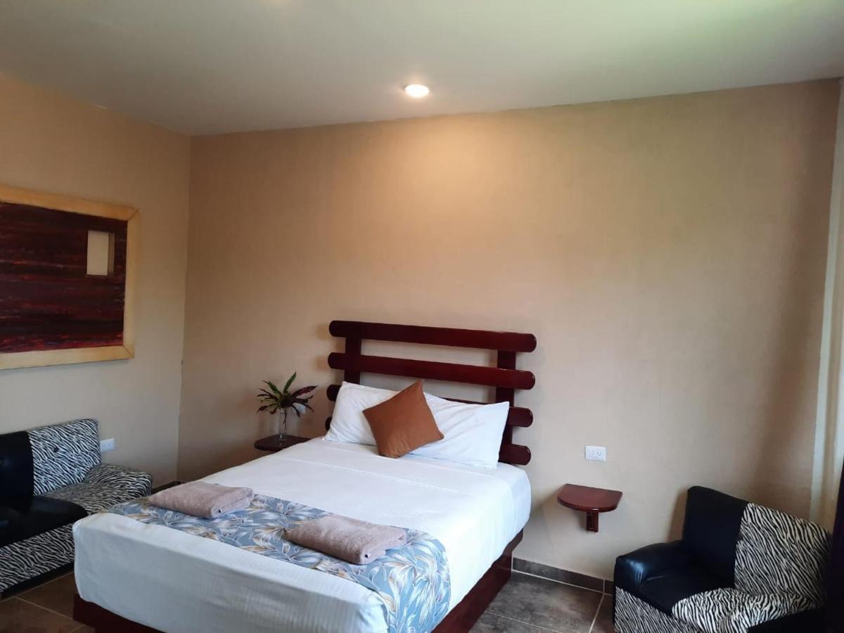 Porto Coral Hotel & Suites Chetumal Exterior foto
